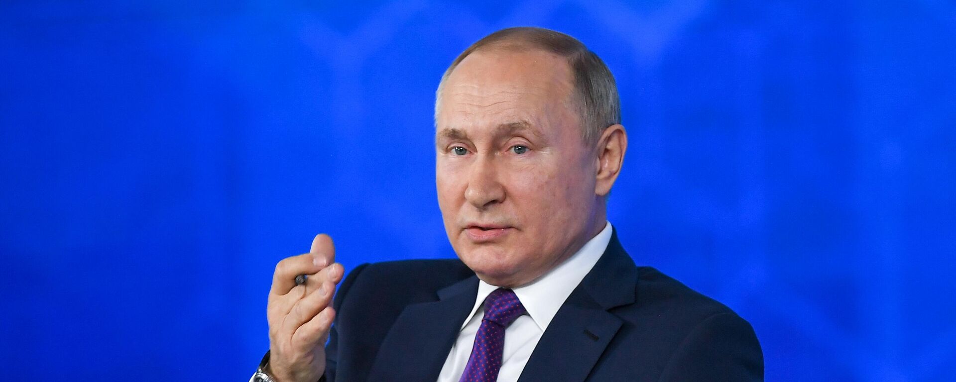 El presidente de Rusia, Vladímir Putin, en una rueda de prensa - Sputnik Mundo, 1920, 25.02.2022