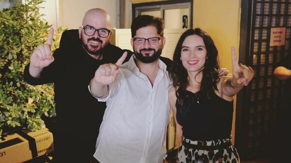 Giorgio Jackson, Gabriel Boric y Camila Vallejo - Sputnik Mundo