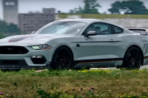 Ford Mustang Mach 1 - Sputnik Mundo