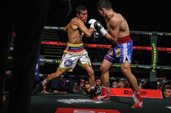 Pelea entre el boxeador ruso Albert Batirgaziyev y el venezolano Franklin Manzanilla por el cinturón de la IBF International en Moscú (Rusia), el 24 de diciembre del 2021 - Sputnik Mundo