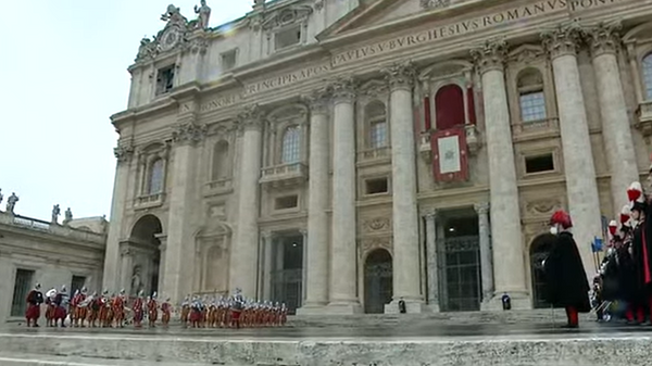 El papa Francisco ofrece su tradicional bendición Urbi et Orbi - Sputnik Mundo