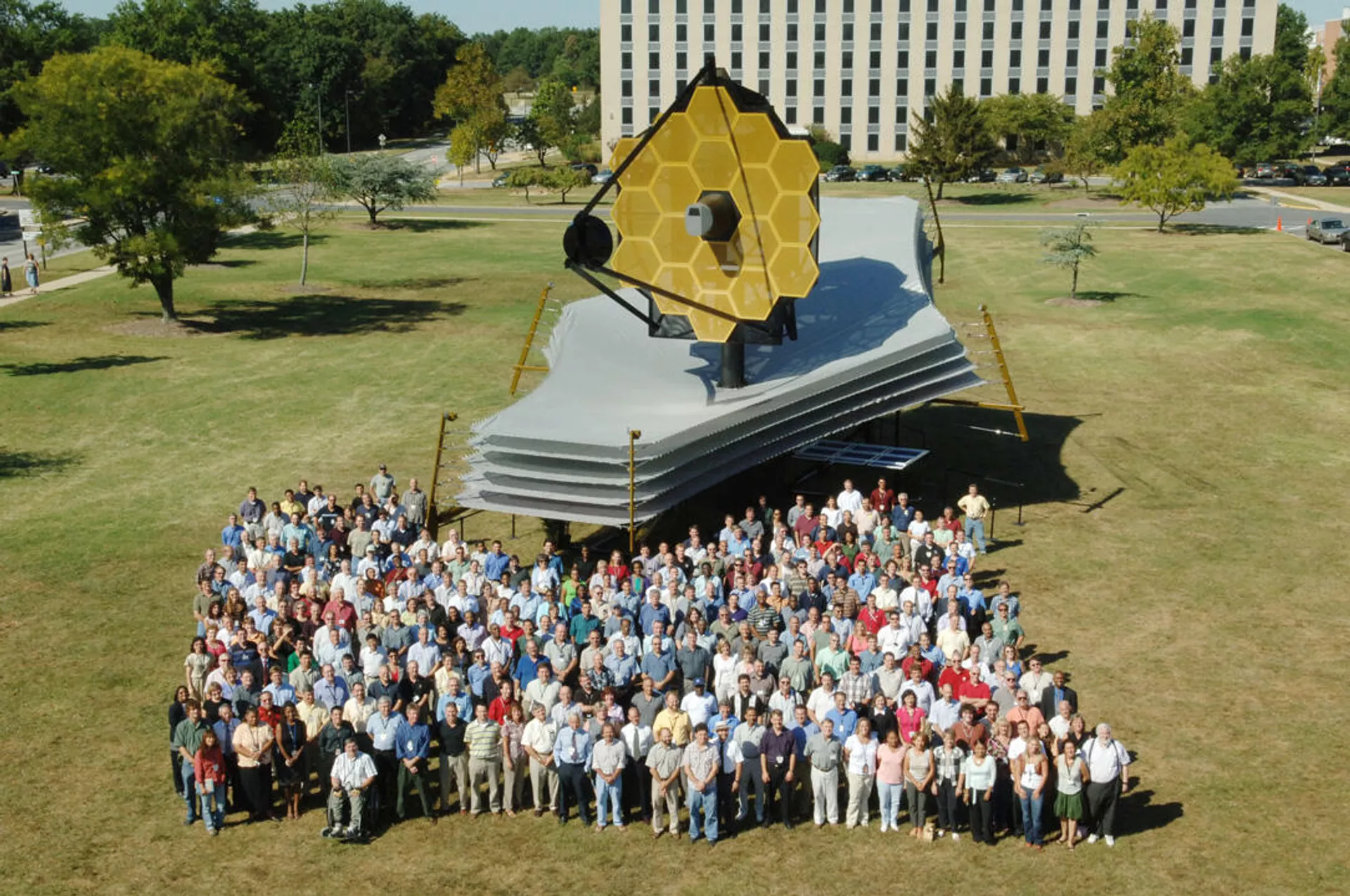 Una maqueta a escala completa del telescopio espacial James Webb - Sputnik Mundo, 1920, 25.12.2021