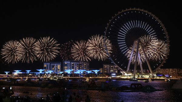 Fuegos artificiales en Dubái, Emiratos Árabes Unidos - Sputnik Mundo