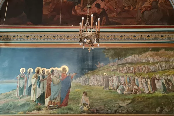La mayoría del arte y el iconostasio de mayólica de la Catedral de la Santísima Trinidad fueron traídos desde Rusia como donaciones La mayoría del arte y el iconostasio de mayólica de la Catedral de la Santísima Trinidad fueron traídos desde Rusia como donaciones - Sputnik Mundo