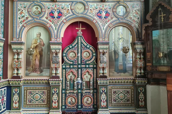 La mayoría del arte y el iconostasio de mayólica de la Catedral de la Santísima Trinidad fueron traídos desde Rusia como donaciones La mayoría del arte y el iconostasio de mayólica de la Catedral de la Santísima Trinidad fueron traídos desde Rusia como donaciones - Sputnik Mundo