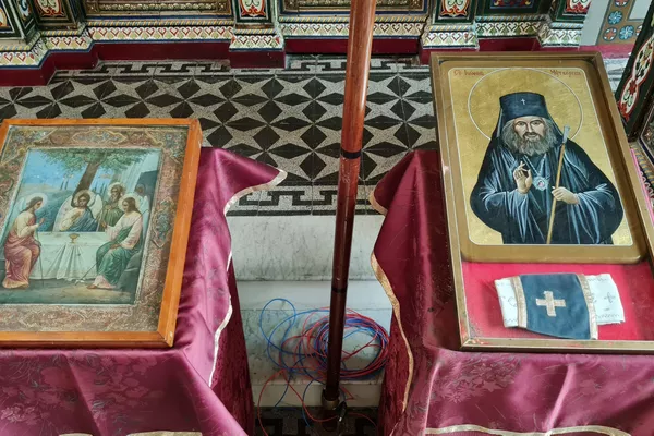 La mayoría del arte y el iconostasio de mayólica de la Catedral de la Santísima Trinidad fueron traídos desde Rusia como donaciones La mayoría del arte y el iconostasio de mayólica de la Catedral de la Santísima Trinidad fueron traídos desde Rusia como donaciones - Sputnik Mundo