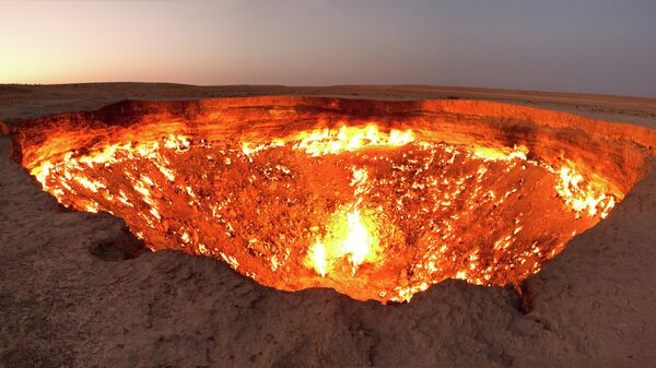 La Puerta del Infierno en Turkmenistán - Sputnik Mundo