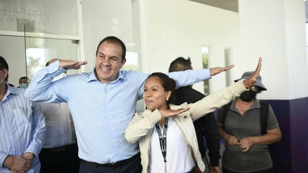 El gobernador mexicano Cuauhtémoc Blanco durante un acto público - Sputnik Mundo