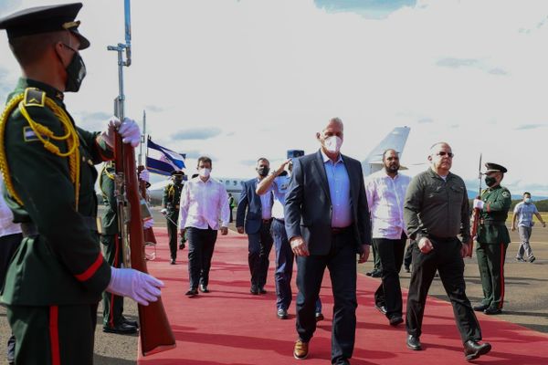 Arribo de Miguel Díaz-Canel, presidente de Cuba, a Nicaragua para participar en la juramentación del presidente Daniel Ortega, reelecto para el quinquenio 2022-2027 - Sputnik Mundo