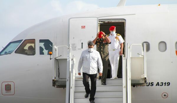 El presidente de Venezuela, Nicolás Maduro Moro, a su llegada al aeropuerto Internacional de Managua Augusto C. Sandino, a pocas horas del acto de juramentación del presidente Daniel Ortega, para el período 2022-2027 - Sputnik Mundo