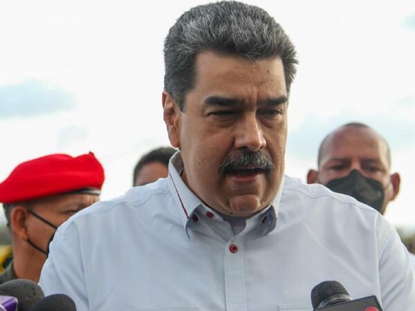 El presidente de Venezuela, Nicolás Maduro Moro, a su llegada al aeropuerto Internacional de Managua Augusto C. Sandino, a pocas horas del acto de juramentación del presidente Daniel Ortega, para el período 2022-2027 - Sputnik Mundo