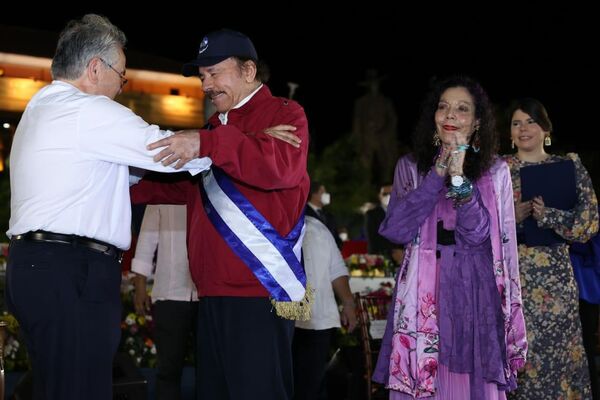 Juramentacion del presidente de Nicaragua, Daniel Ortega Saavedra para el período 2022-2027 en la Plaza de la Revolución de Managua - Sputnik Mundo