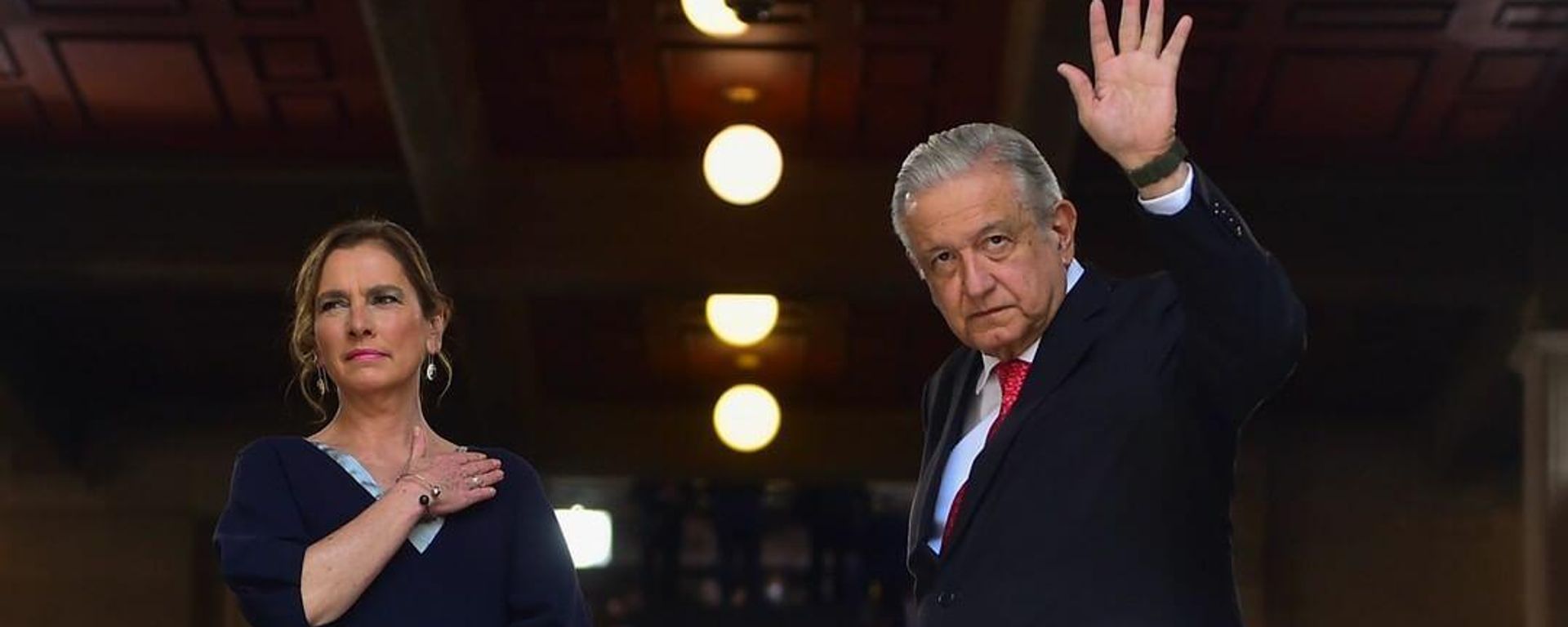La doctora Beatriz Gutiérrez Müller junto al presidente Andrés Manuel López Obrador. - Sputnik Mundo, 1920, 11.01.2022