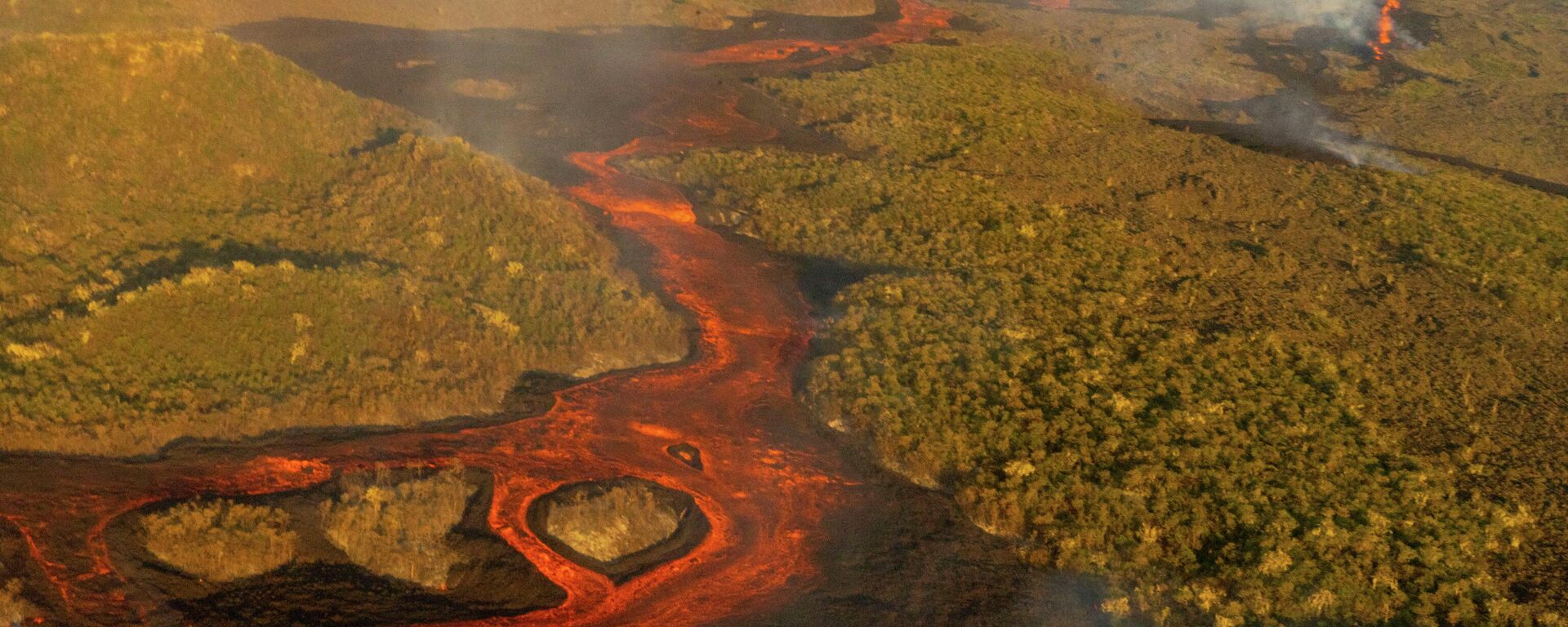 Los flujos de lava del volcán Wolf - Sputnik Mundo, 1920, 11.01.2022