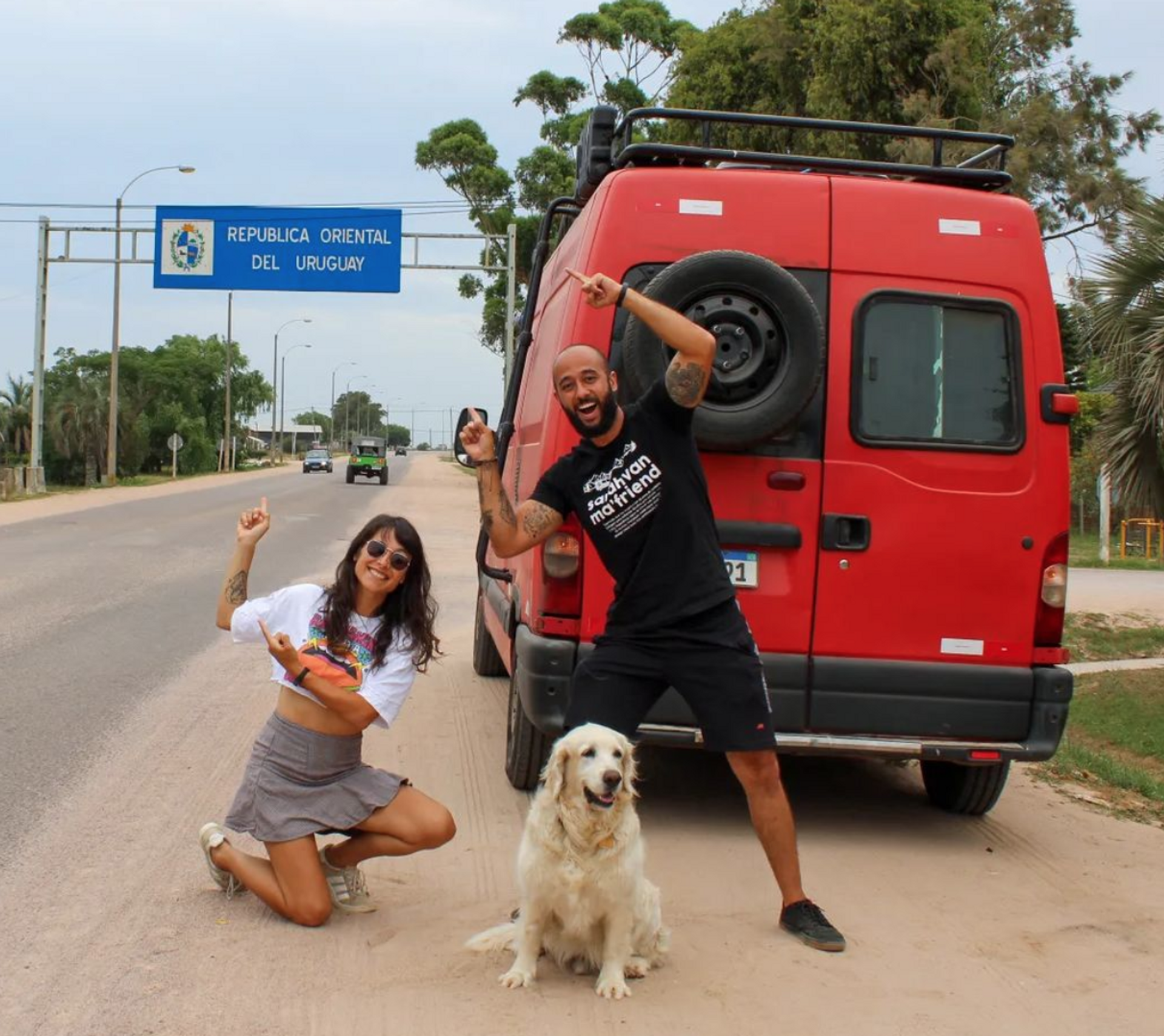 Dos brasileños y un perro recorren América en una camioneta - Sputnik Mundo, 1920, 12.01.2022