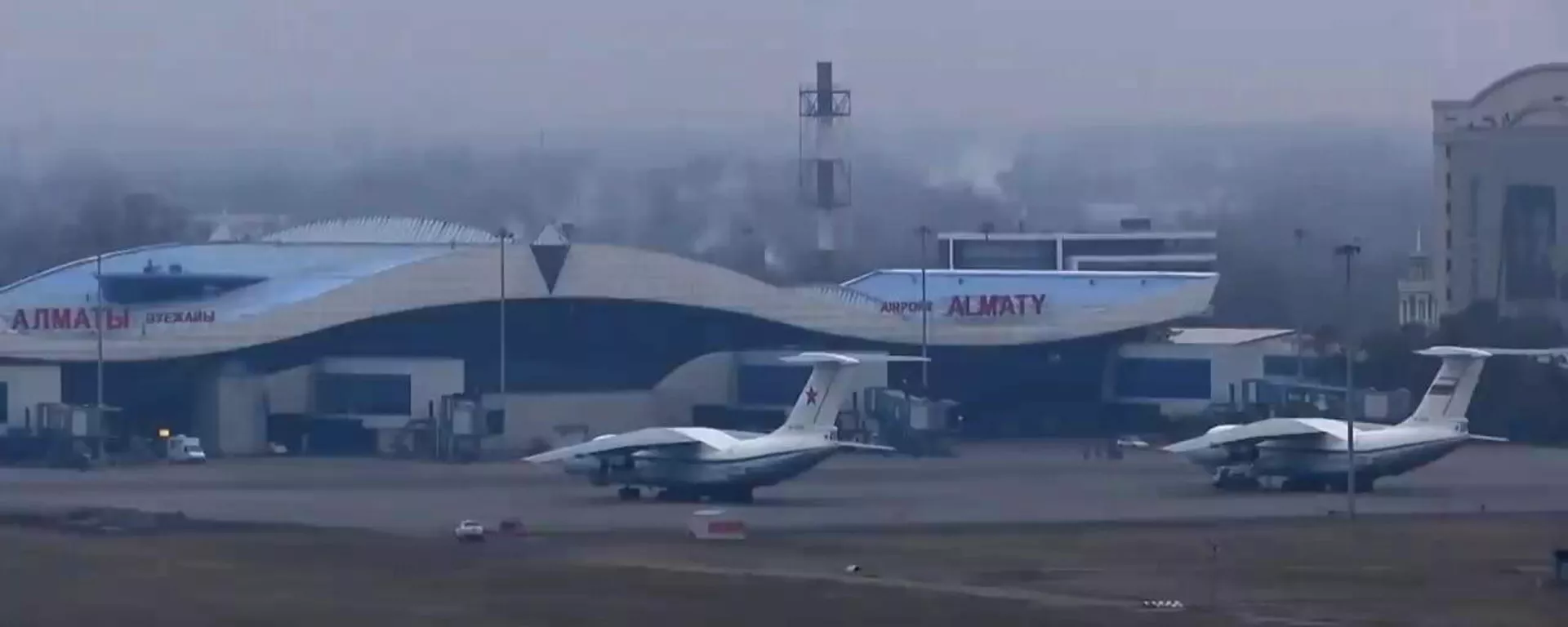 El aeropuerto de Almaty - Sputnik Mundo, 1920, 19.01.2022