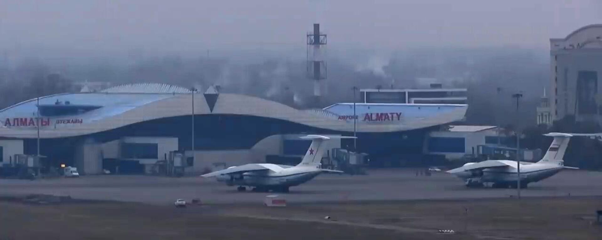 El aeropuerto de Almaty - Sputnik Mundo, 1920, 13.01.2022