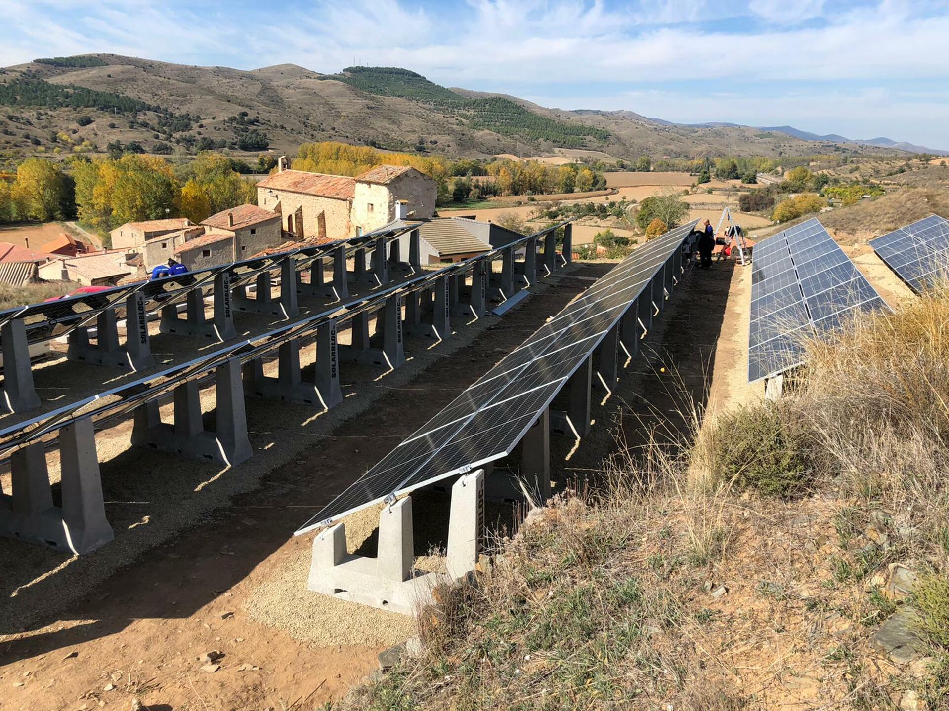 Instalación de paneles solares en Luco de Jiloca, en Teruel - Sputnik Mundo, 1920, 13.01.2022