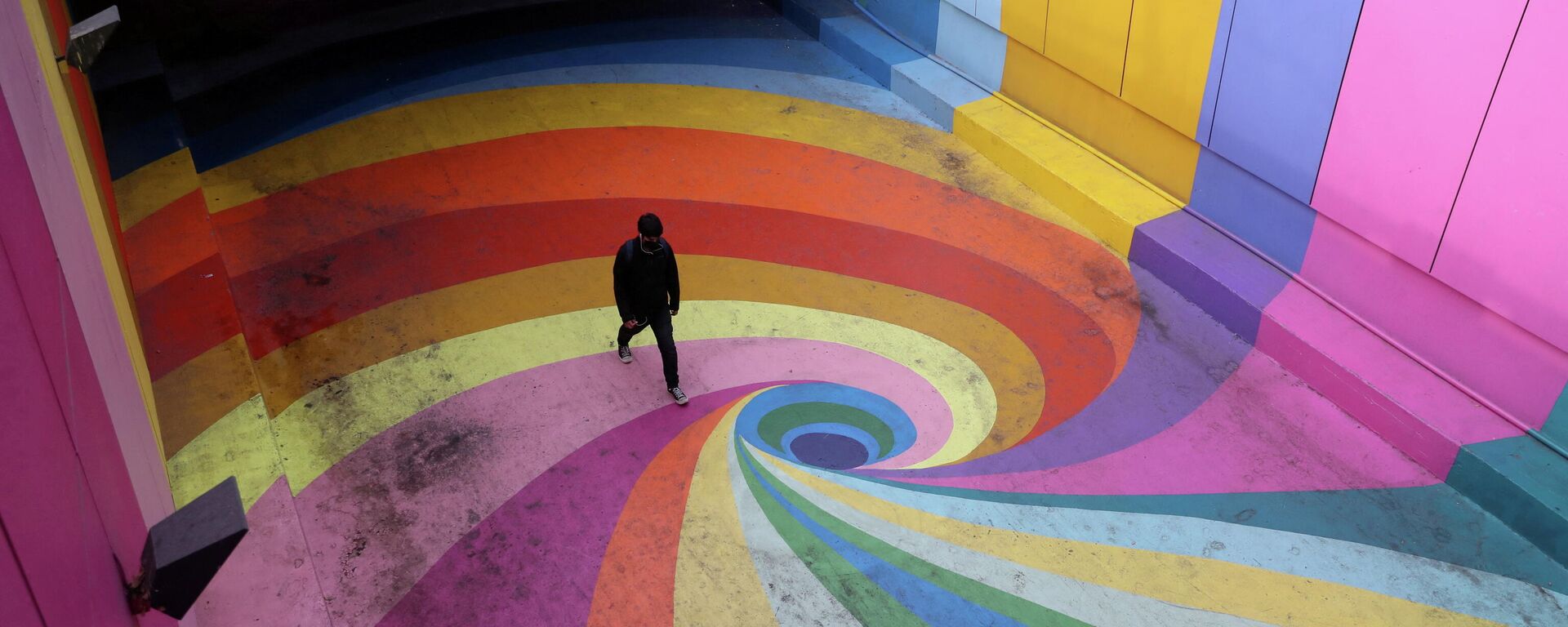 Un hombre en mascarilla en Santiago de Chile Un hombre en mascarilla en Santiago de Chile - Sputnik Mundo, 1920, 13.01.2022
