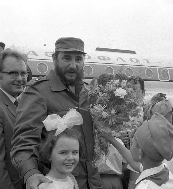 Un encuentro con Fidel Castro en el aeropuerto de la ciudad Voronezh, el 1 de julio de 1972. Un encuentro con Fidel Castro en el aeropuerto de la ciudad Voronezh, el 1 de julio de 1972. - Sputnik Mundo