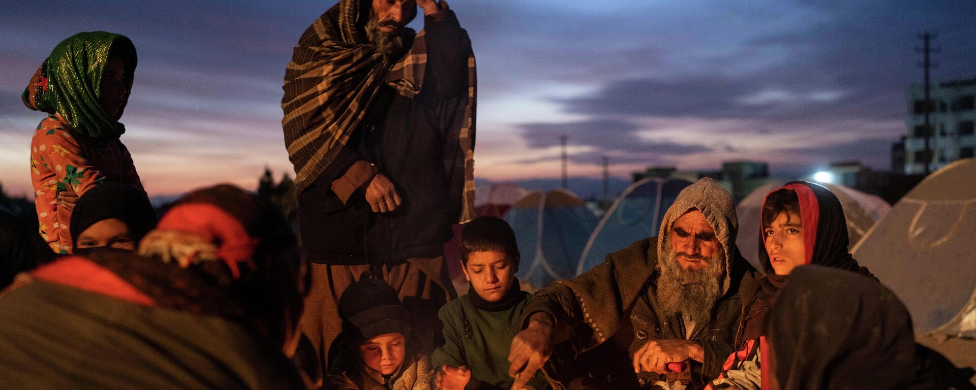 Una familia afgana - Sputnik Mundo, 1920, 04.03.2022