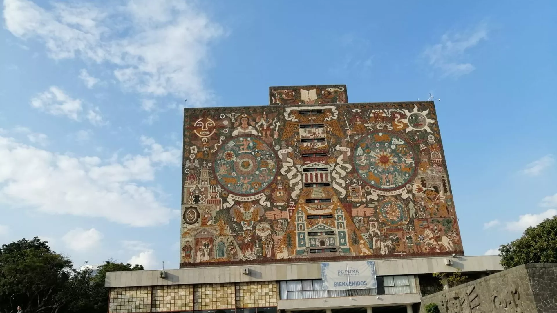La Biblioteca Central de la Ciudad Universitaria de la Universidad Nacional Autónoma de México. La Biblioteca Central de la Ciudad Universitaria de la Universidad Nacional Autónoma de México. - Sputnik Mundo, 1920, 18.01.2022