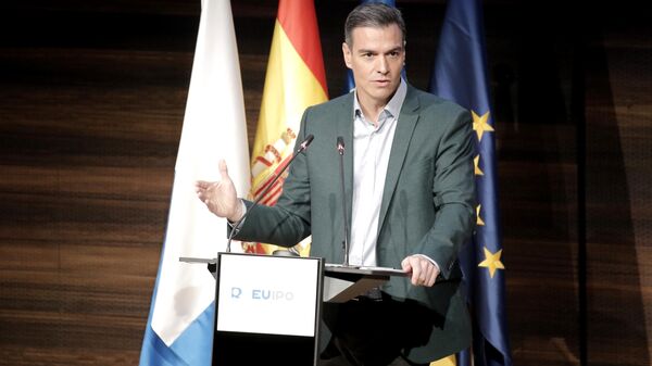 El presidente del Gobierno, Pedro Sánchez, interviene en un encuentro con jóvenes sobre vivienda, en la sede de la Oficina de Propiedad Intelectual de la Unión Europea (EUIPO) de Alicante, a 19 de enero de 2022, en Alicante, Comunidad Valenciana (España).  - Sputnik Mundo