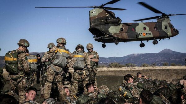 Helicóptero Chinook del Ejército de Tierra - Sputnik Mundo