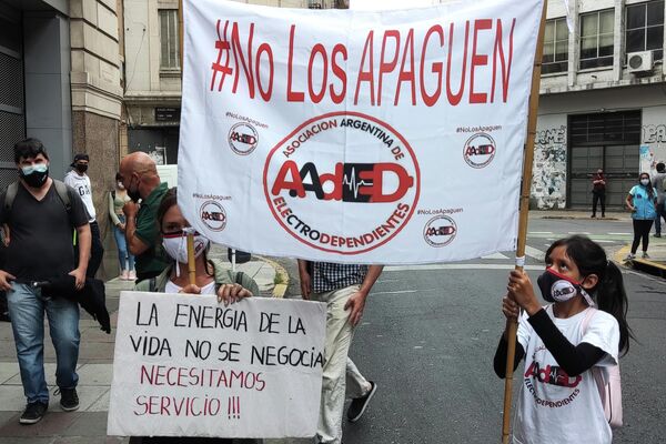 Protesta en Buenos Aires frente a Edesur - Sputnik Mundo