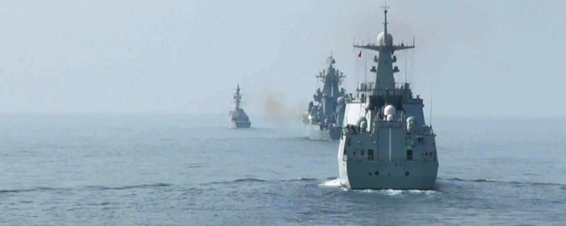Un entrenamiento naval a tres bandas –CHIRU, por las iniciales de China, Irán y Rusia– en el mar Arábigo Un entrenamiento naval a tres bandas –CHIRU, por las iniciales de China, Irán y Rusia– en el mar Arábigo - Sputnik Mundo, 1920, 18.02.2023