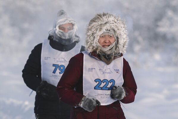 Los rusos se llevaron los principales galardones del evento deportivo. En particular, Vasili Lukin completó el maratón en 3 horas y 22 minutos. Por su parte, Vasili Spiridonov fue el ganador del medio maratón (una hora y 40 minutos). Spiridón Makárov y Vladímir Torduyánov, a su vez, completaron las carreras de 10 y 5 kilómetros en 52 minutos y 3 segundos y en 24 minutos y 27 segundos, respectivamente. - Sputnik Mundo