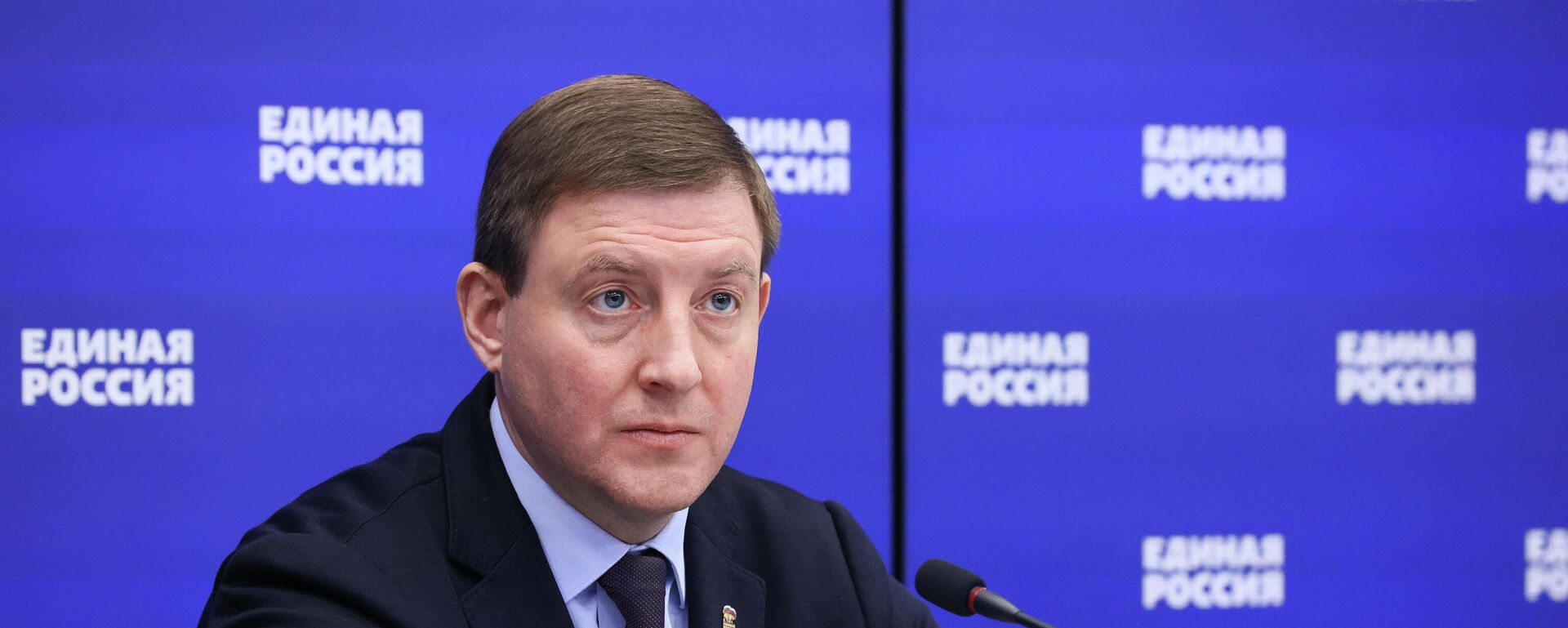  El vicepresidente del Consejo de la Federación (Senado ruso) y secretario general del partido Rusia Unida, Andréi Turchak - Sputnik Mundo, 1920, 26.01.2022