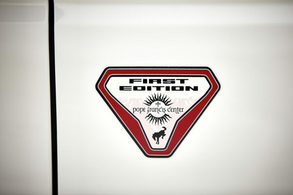 Logo de la primera edición del Pope Francis Center Bronco
 - Sputnik Mundo