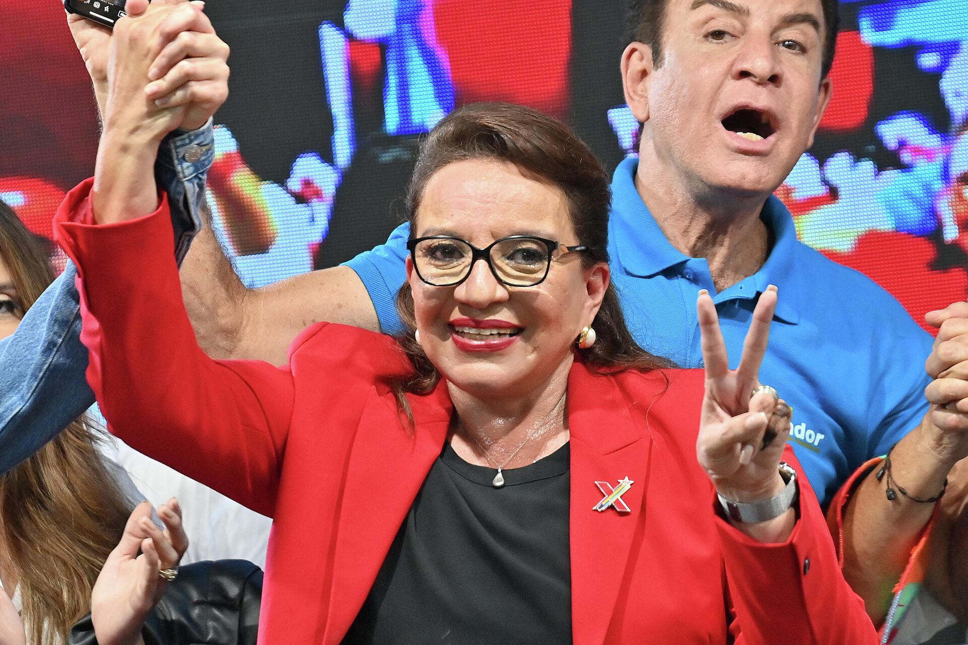 La presidente electa de Honduras, Xiomara Castro, celebra tras las elecciones de 2021 - Sputnik Mundo, 1920, 27.01.2022