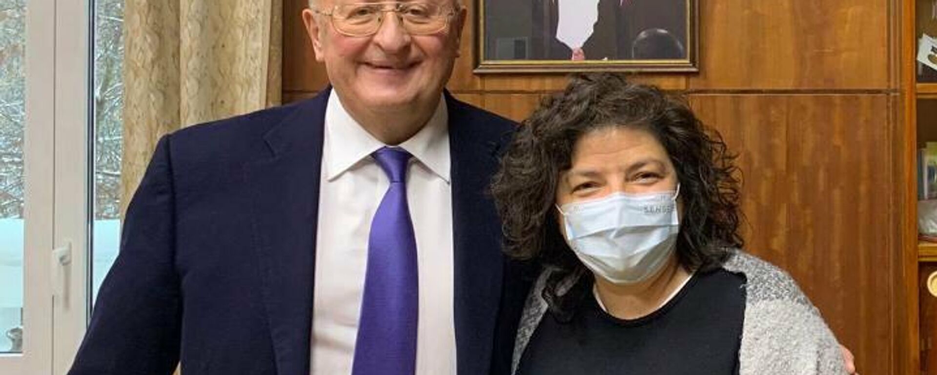 El director del Centro Gamaleya, Alexandr Guintsburg, y la ministra de Salud, Carla Vizzotti - Sputnik Mundo, 1920, 27.01.2022