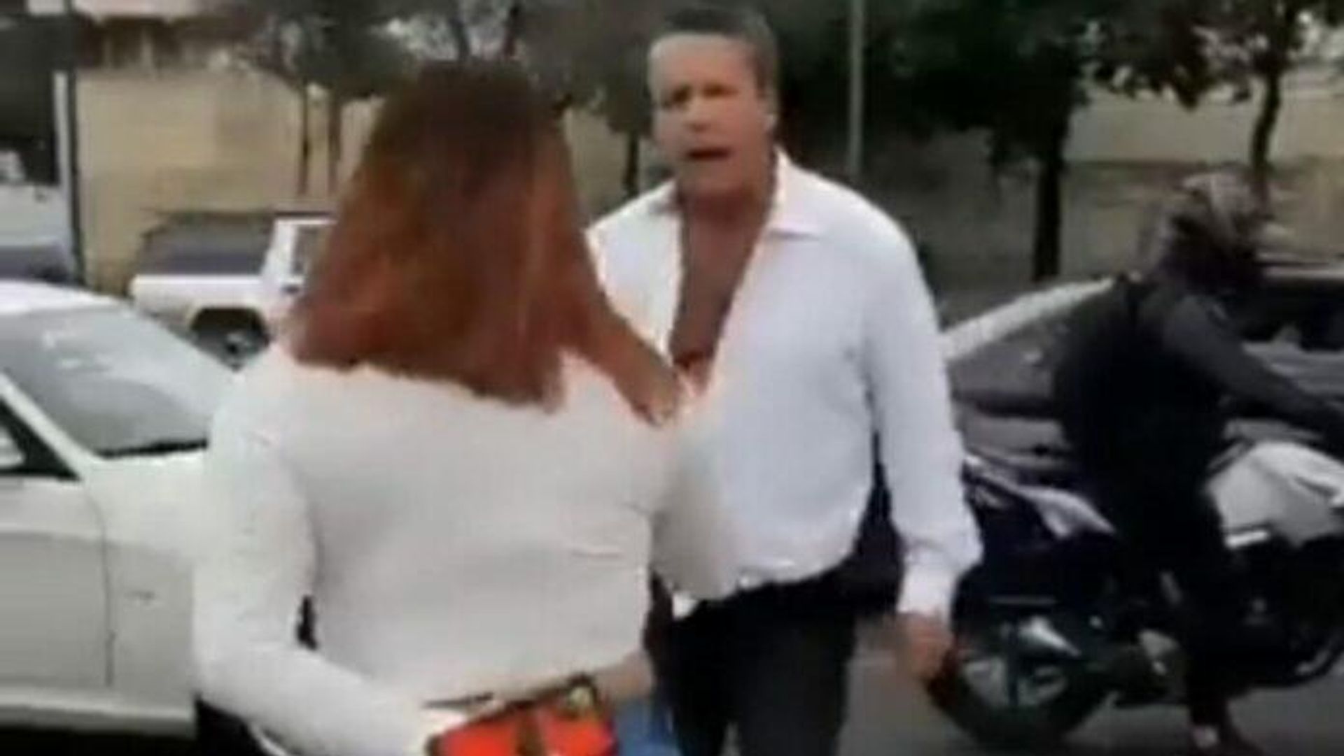 El actor mexicano Alfredo Adame durante una riña callejera El actor mexicano Alfredo Adame durante una riña callejera - Sputnik Mundo, 1920, 27.01.2022