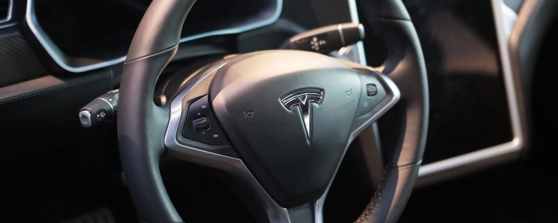 El logo de Tesla - Sputnik Mundo, 1920, 28.01.2022