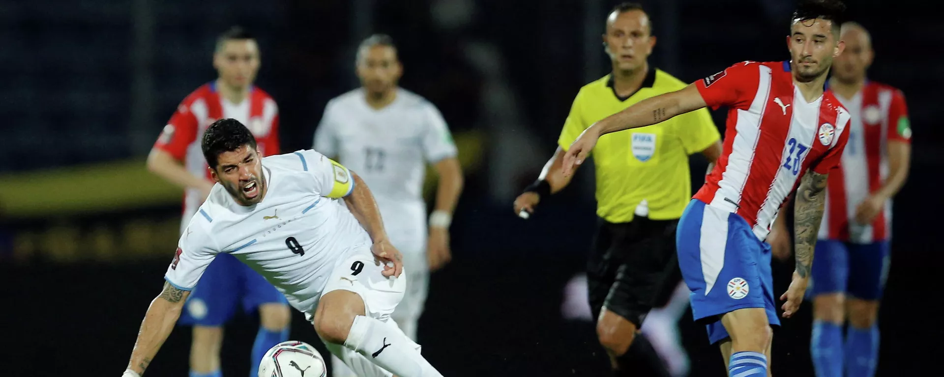 Suárez en el partido entre Uruguay y Paraguay Suárez en el partido entre Uruguay y Paraguay - Sputnik Mundo, 1920, 28.01.2022