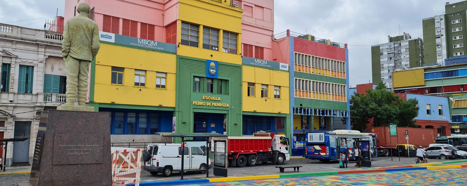 El imponente edificio de colores alberga una escuela, un teatro, el museo y su antigua residencia - Sputnik Mundo, 1920, 28.01.2022