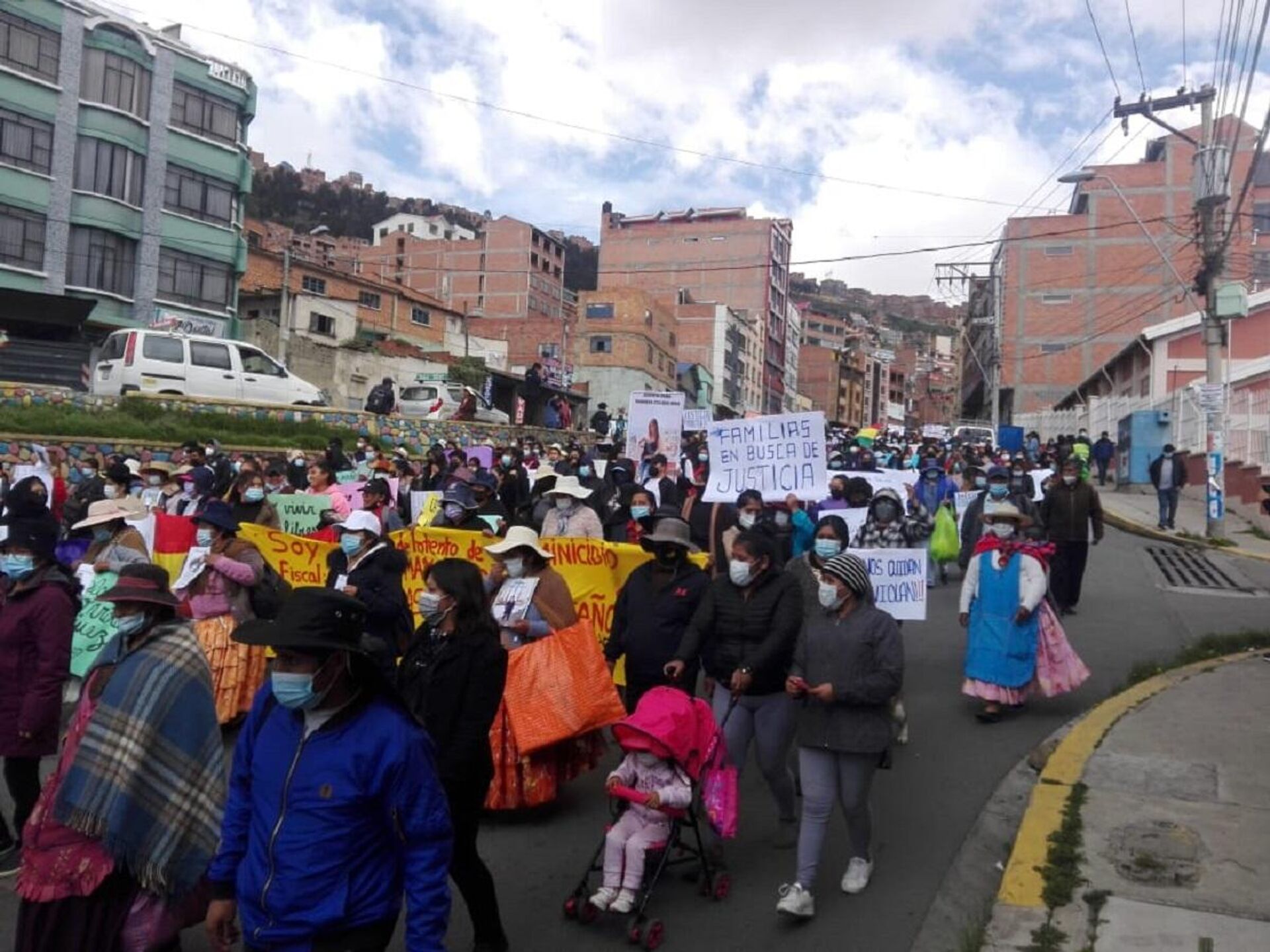 Marcha en La Paz convocada por Mujeres Creando en contra de la violencia machista y la corrupción del sistema judicial - Sputnik Mundo, 1920, 31.01.2022