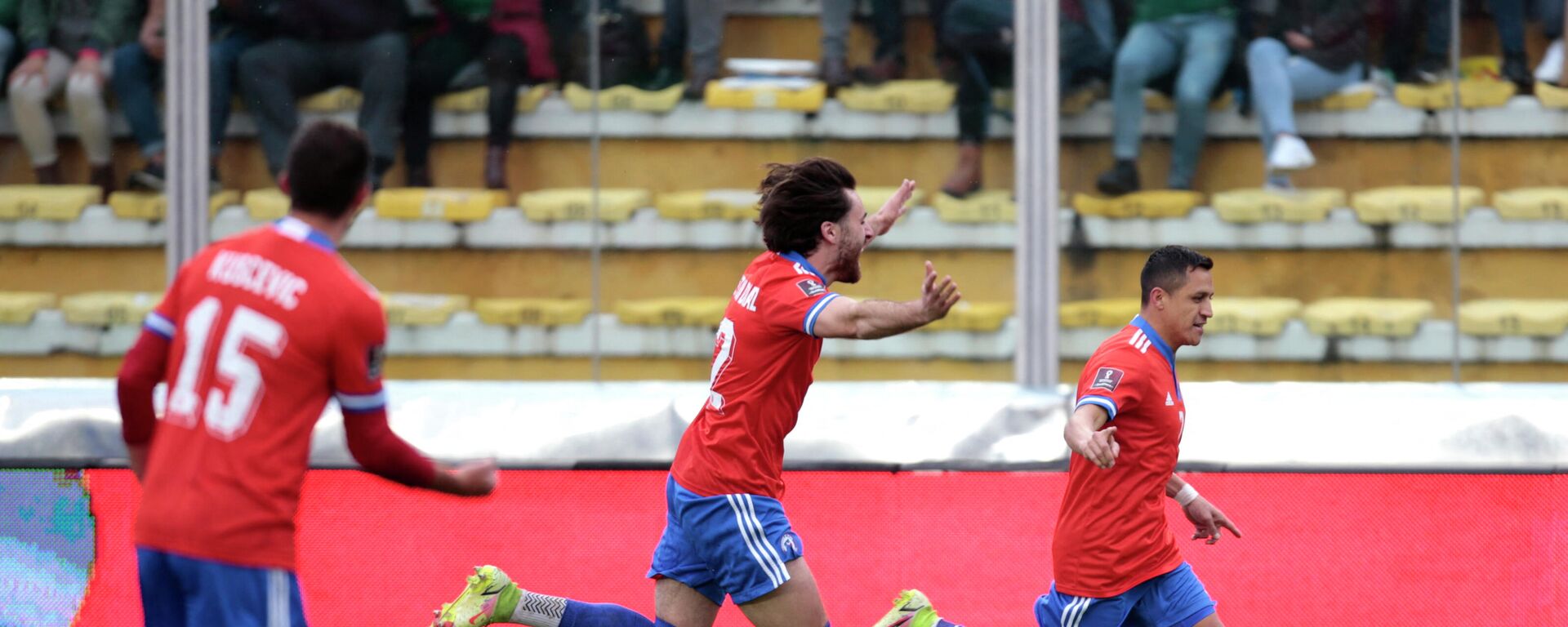 Alexis Sánchez y su equipo durante el partido - Sputnik Mundo, 1920, 01.02.2022