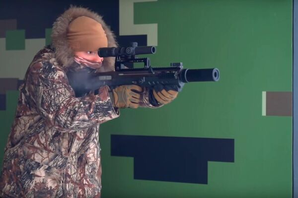 Fusil de asalto ruso ShAK-12 con un silenciador táctico - Sputnik Mundo