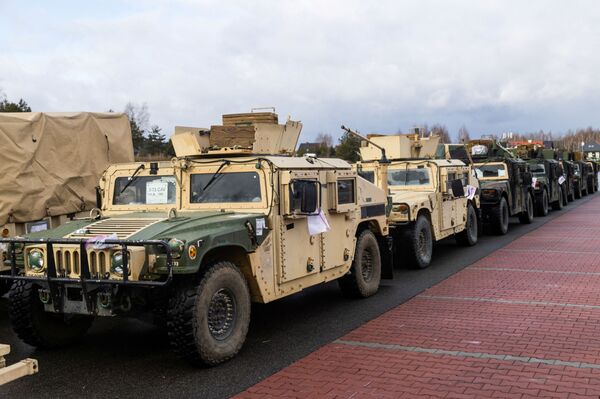 El Pentágono explicóque unos 1.000 soldados estadounidenses serán enviados a Rumanía desde Alemania, y unos 2.000 más serán trasladados a Europa desde EEUU. - Sputnik Mundo