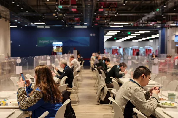 El comedor del principal centro de prensa de los Juegos Olímpicos de Pekín 2022. El comedor del principal centro de prensa de los Juegos Olímpicos de Pekín 2022. - Sputnik Mundo