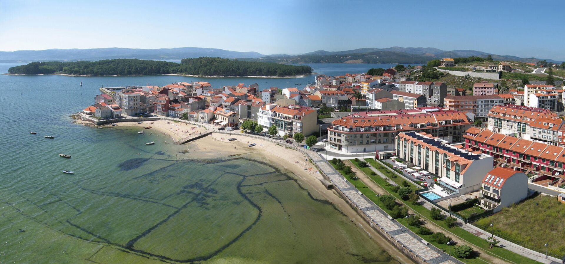 Santiago de Carril (Pontevedra) con la isla de Cortegada al fondo - Sputnik Mundo, 1920, 09.02.2022