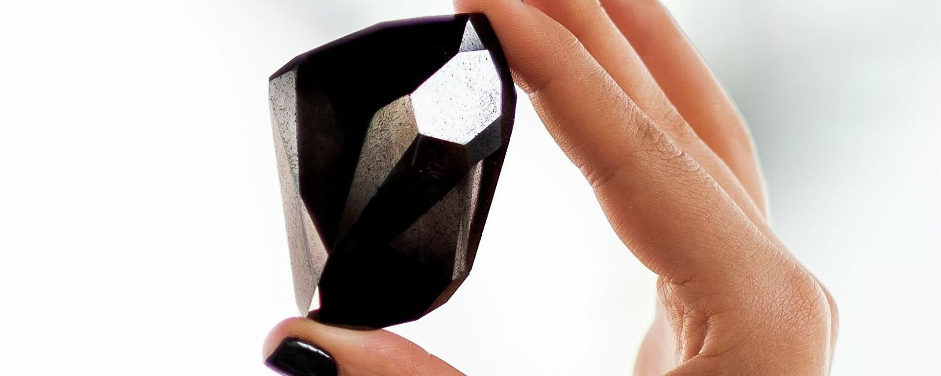 El Enigma, el diamante negro más grande de la historia de las subastas públicas - Sputnik Mundo, 1920, 10.02.2022