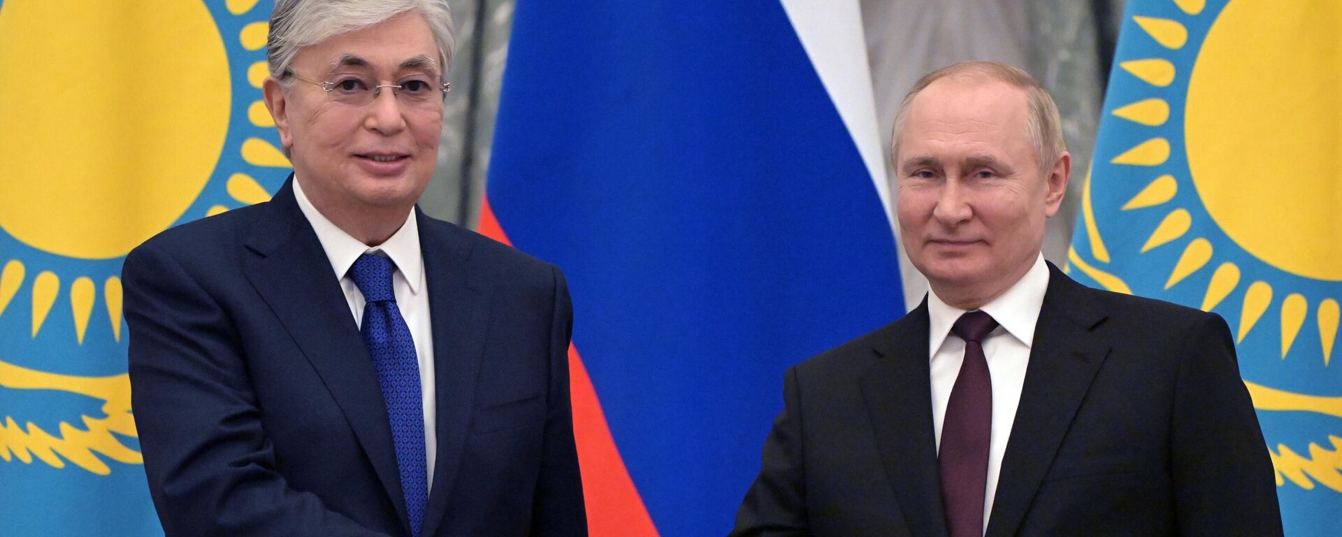 El presidente de Rusia, Vladímir Putin, informó a los periodistas que debatió con su homólogo de Kazajistán, Kasim-Zhomart Tokáev - Sputnik Mundo, 1920, 06.03.2023