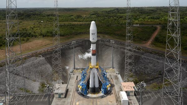 El cohete portador ruso Soyuz STB  - Sputnik Mundo