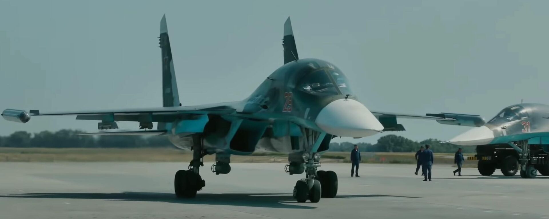 Un Su-34 en un aeródromo improvisado en una autopista en Rusia - Sputnik Mundo, 1920, 13.02.2022