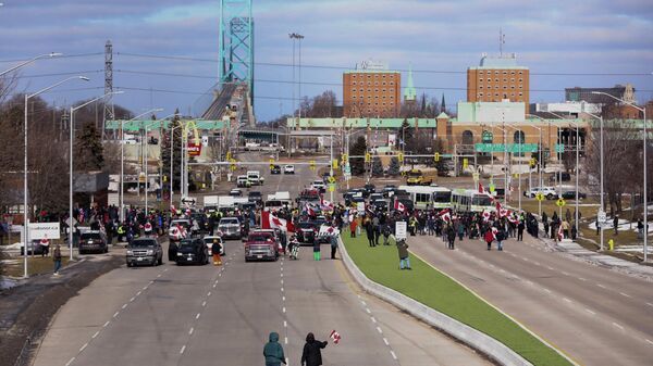 El puente Ambassador, el paso fronterizo más importante entre Canadá y Estados Unidos - Sputnik Mundo